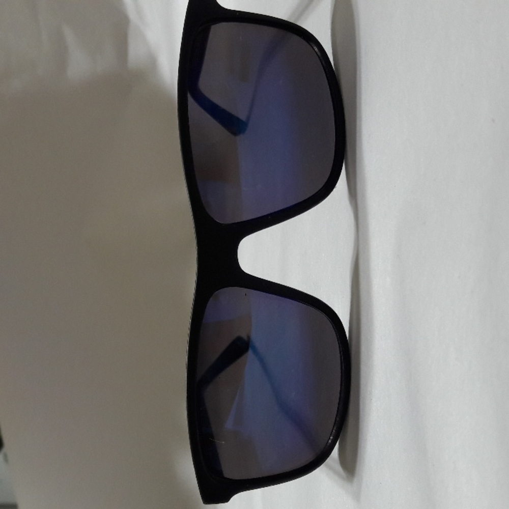 Dockers Unisex Sunglasses Blue Lens Black Frame UVA-UVA Protection…